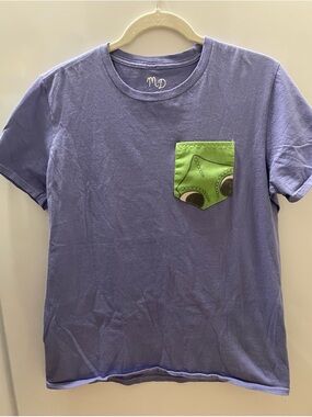 Disney Tangled Rapunzel Pascal Pocket Cartoon T-Shirt Medium Purple Green